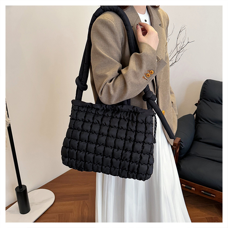 762g Weight Polyester Lining Material Sewing Thread Fashion Element Magnetic Buckle Closure Type Single Shoulder Strap Strap Type Tote Bag Bags Type Daily, Street, Shopping Occasion Nylon Material Solid Color Pattern Autumn&Winter Season Women's Gender Elegant, Classic Style Style Square Shape Medium Size Women's Medium Nylon Solid Color Elegant Classic Style Sewing Thread Square Magnetic Buckle Tote Bag 30