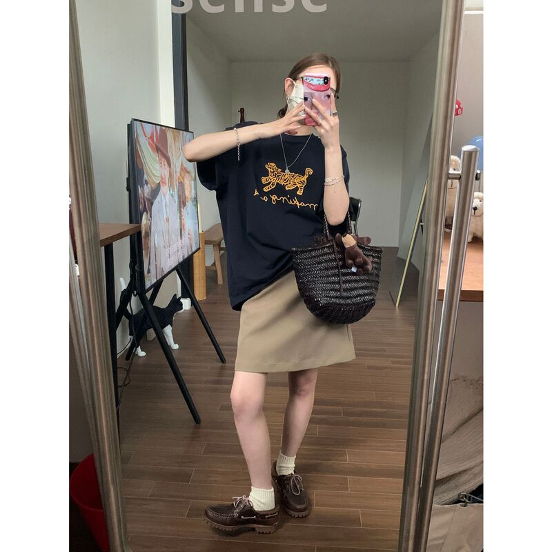 Nizondays 26 Years of Simple and Stylish American-Style Hand-Painted Retro Straight-Shoulder Pure Cotton Short-Sleeve T-Shirt # 4577J Nizondays 26 Years of Simple and Stylish American-Style Hand-Painted Retro Straight-Shoulder Pure Cotton Short-Sleeve T-Shirt # 4577J
