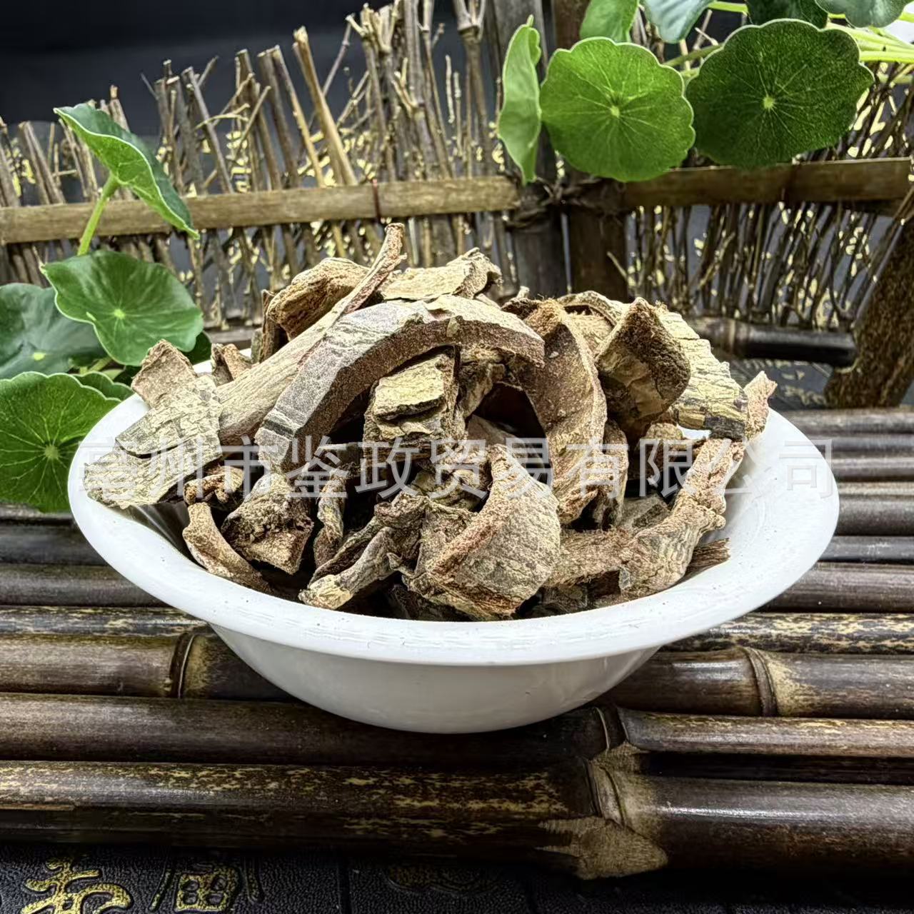 Dried Tujingpi Bark TCM Herb Tu Jing Pi Pseudolarix Bark for Traditional Decoction and External Herbal Use key features