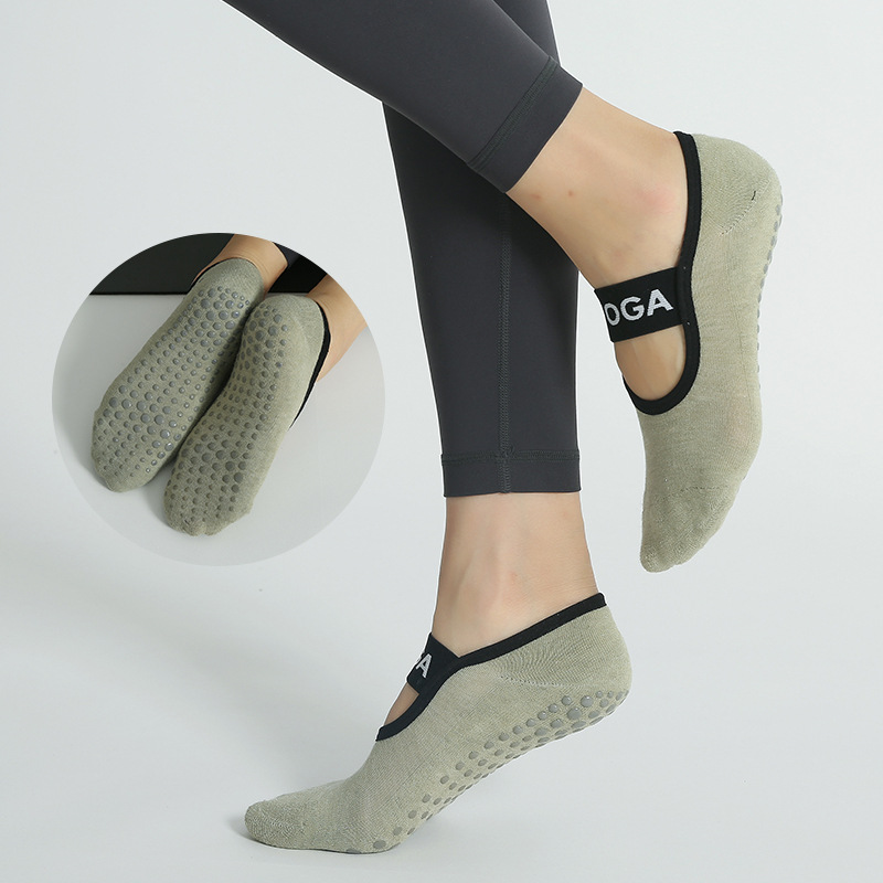 Non-slip dancing sports socks for yoga for gym