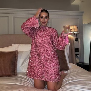 Autumn and Winter cross-border new 2023 Women's round neck European and American style long sleeve loose plus size sexy sequined short dress Autumn and Winter cross-border new 2023 Women's round neck European and American style long sleeve loose plus size sexy sequined short dress