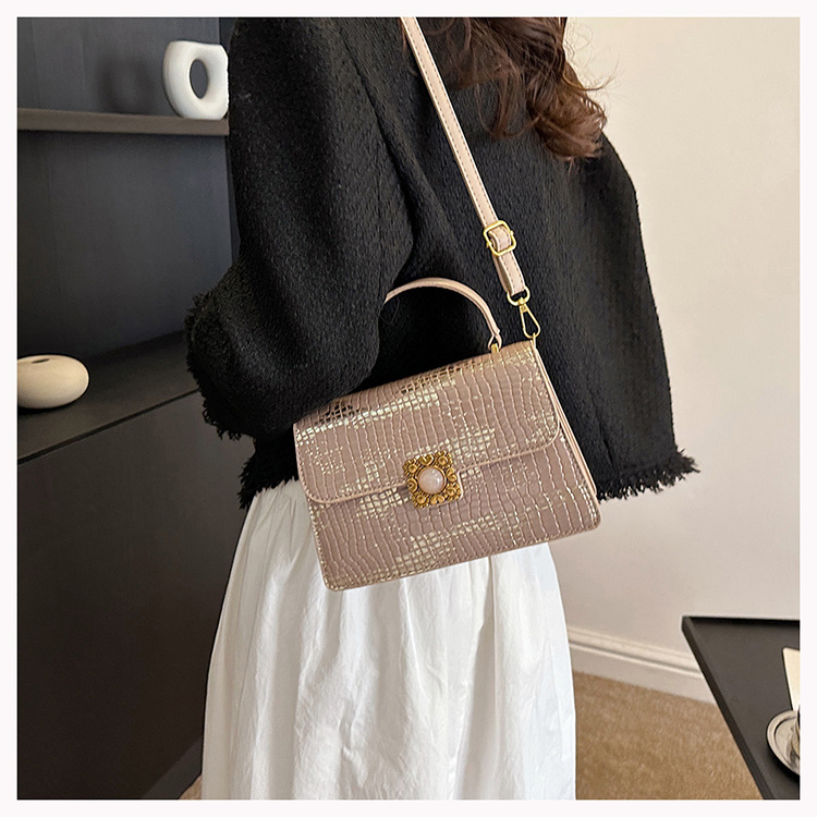 Sınır ötesi doku çanta 2023 erken sonbahar yeni kadın çantası kişiselleştirilmiş kertenkele desen omuz çantası rugan parlak çapraz çanta_voghion.com