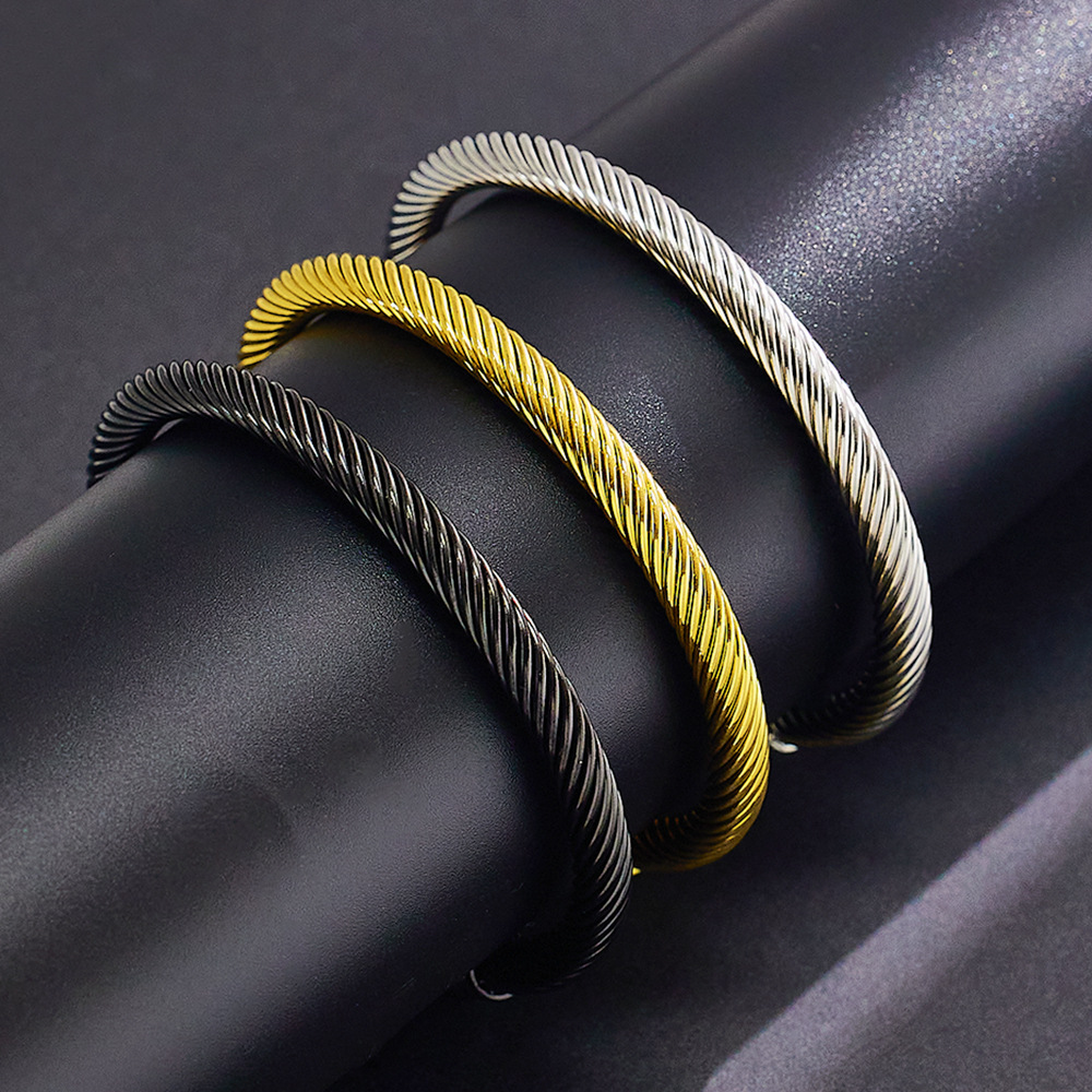 Hip-hop Solid Color Spiral Stripe Titanium Steel Plating Twisted Cable Bracele 1 Piece display picture 2