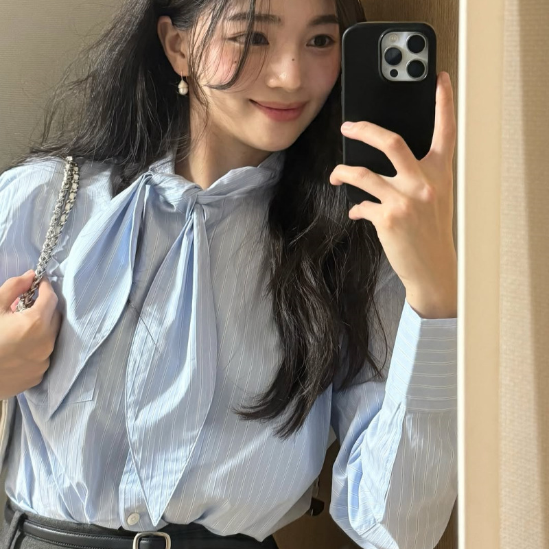 Korean-Style Atmospheric Blue Striped Ribbon Shirt for Women, Niche Early Spring Outfit, French Gentle Style Top Korean-Style Atmospheric Blue Striped Ribbon Shirt for Women, Niche Early Spring Outfit, French Gentle Style Top