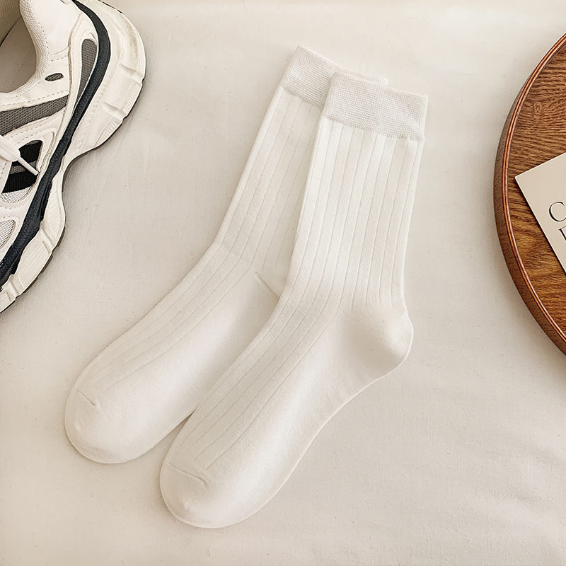 Primavera y otoño negro, blanco y gris doble aguja de pozo ancho Todo partido calcetines de mujer de media pantorrilla estilo universitario de mujer Four Seasons calcetines de pila portátiles