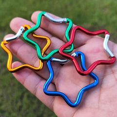 五芒星カラーキーホルダーdiyアルミ合金ペンダントアクセサリー屋外掛けバネバックルかわいい犬牌快掛