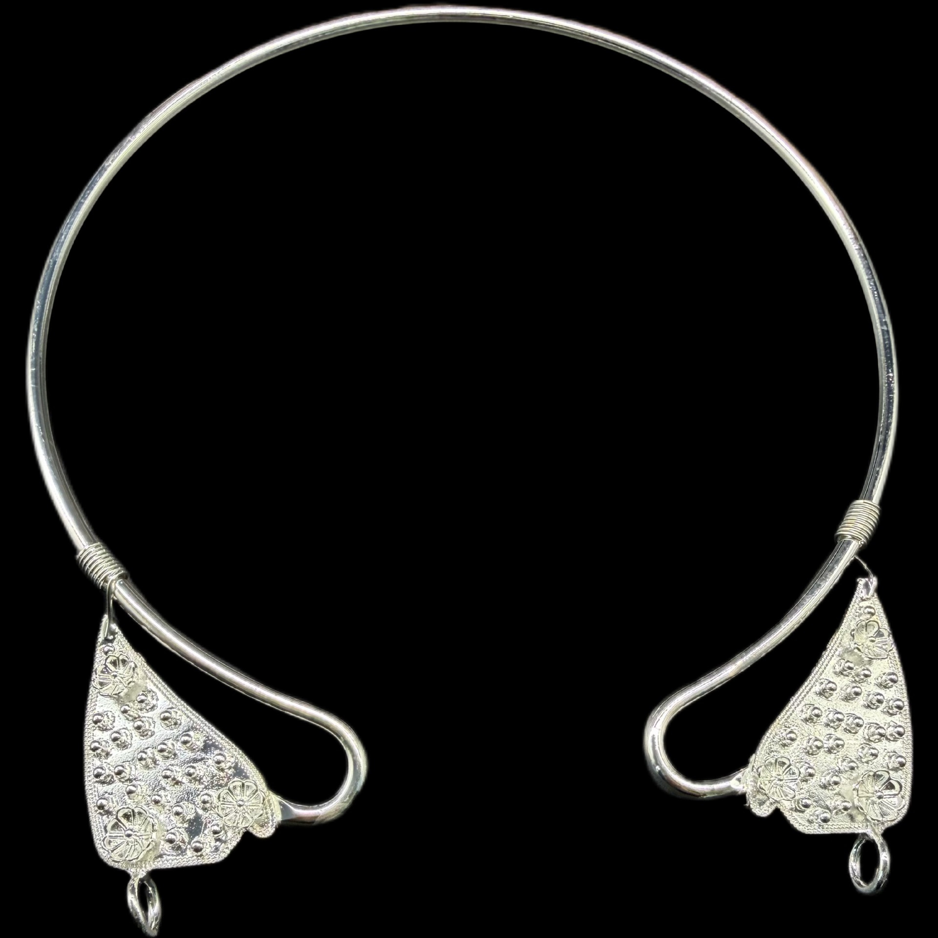 Ethnic style simple Miao silver necklace, vintage carved clothing pendant necklace, supports custom products based on samples and drawings