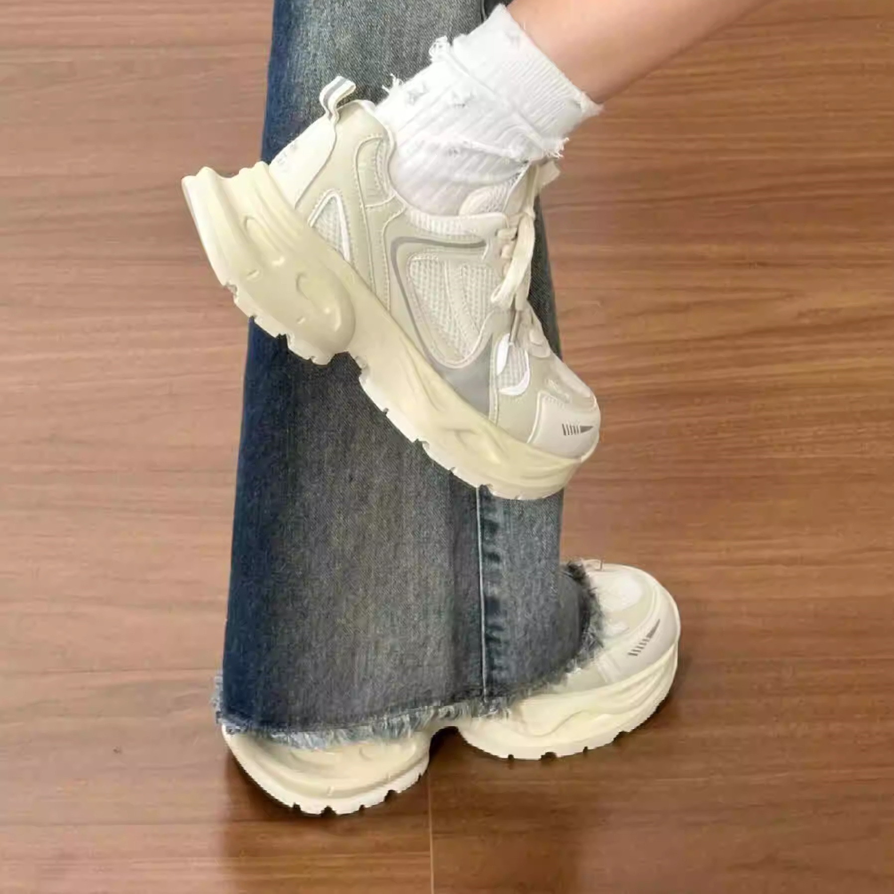 Autumn breathable fashionable white sneakers platform for leisure
