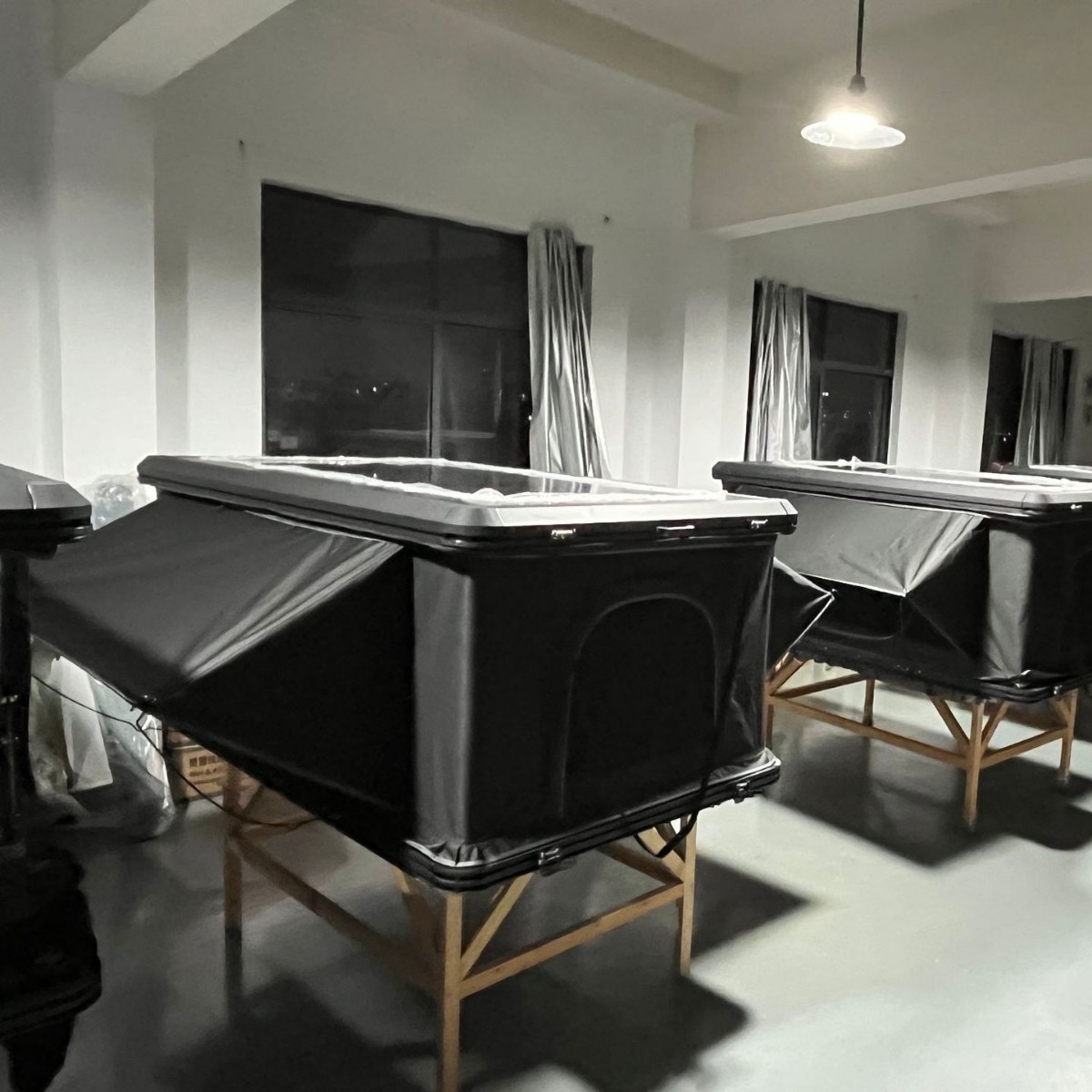 Techo duro delgado de aleación de aluminio elevación vertical de un botón de velocidad carrocería tienda de campaña