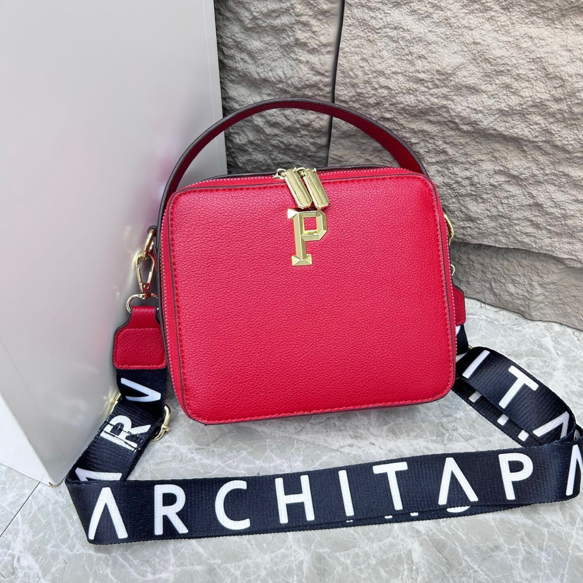 Amazon transfronterizo 2024 nuevo bolso de caja de letras de moda de mujeres p estilo europeo y americano calle de hombro mochila