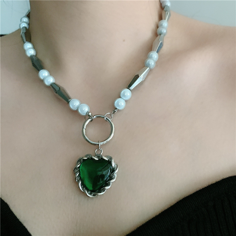 Fashion Green Heart-shape Pearl Necklace Wholesale display picture 7