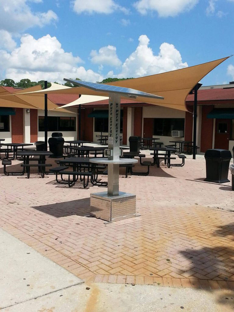 pure-solar-charger-cafe-statio
