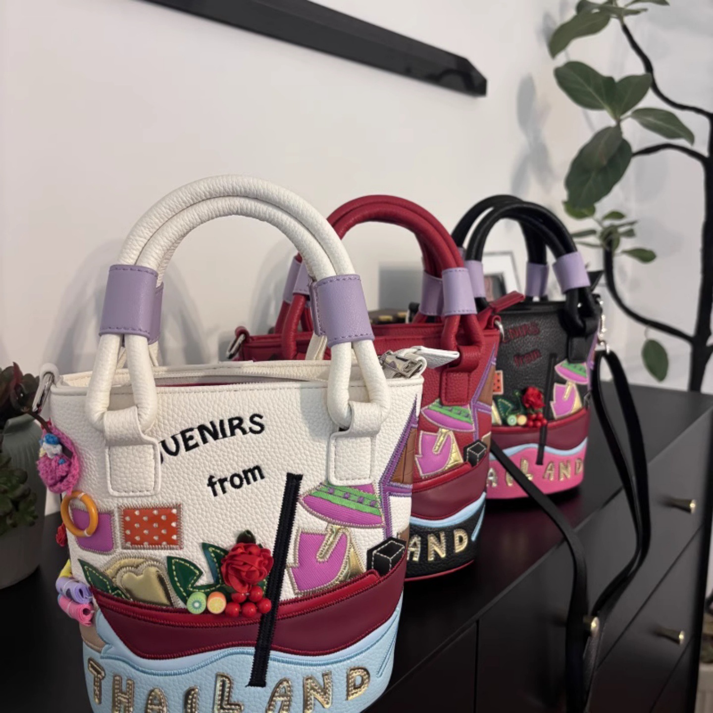 Borsa a secchiello versatile e di tendenza per donna, modello 2026, piccola borsa a tracolla con ricamo patchwork 3D._voghion.com