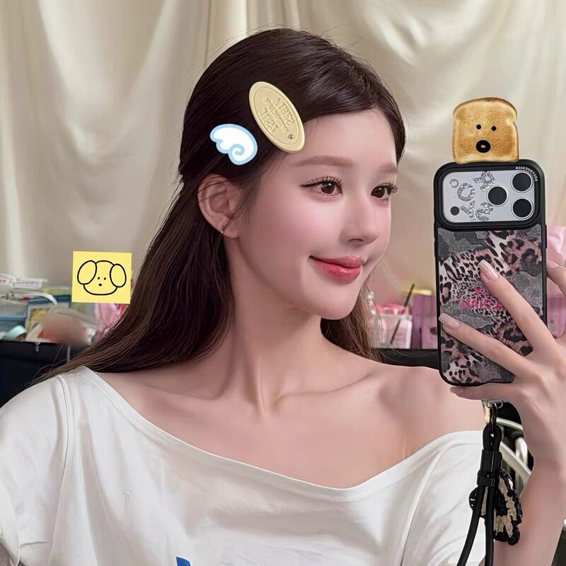 Zhao Lusi's same style Korean ylyl hot girl side clip with oval letters, small spring clip, popular side bangs hair clip Zhao Lusi's same style Korean ylyl hot girl side clip with oval letters, small spring clip, popular side bangs hair clip