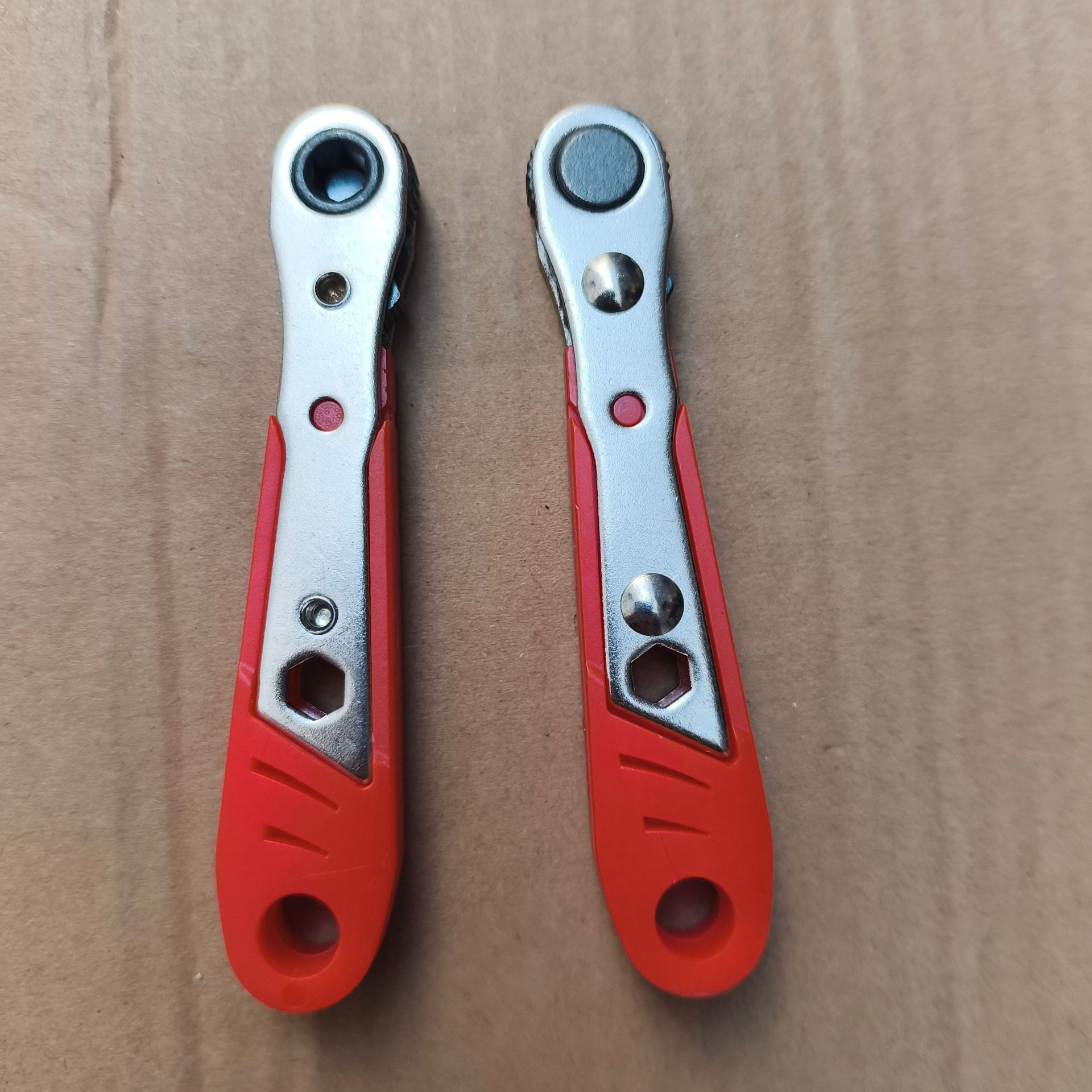 厂家直销多功能棘轮螺丝刀正反转狭小空间操作更方便 六角接口