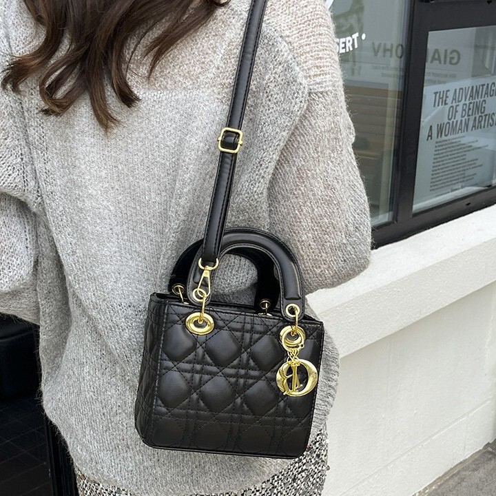 High-End Luxury 2026 Spring/Summer Fashion Retro Bag for Women, Versatile Crossbody and Handbag, Lady Dior Style, Korean Version, Elegant Commuter Bag
