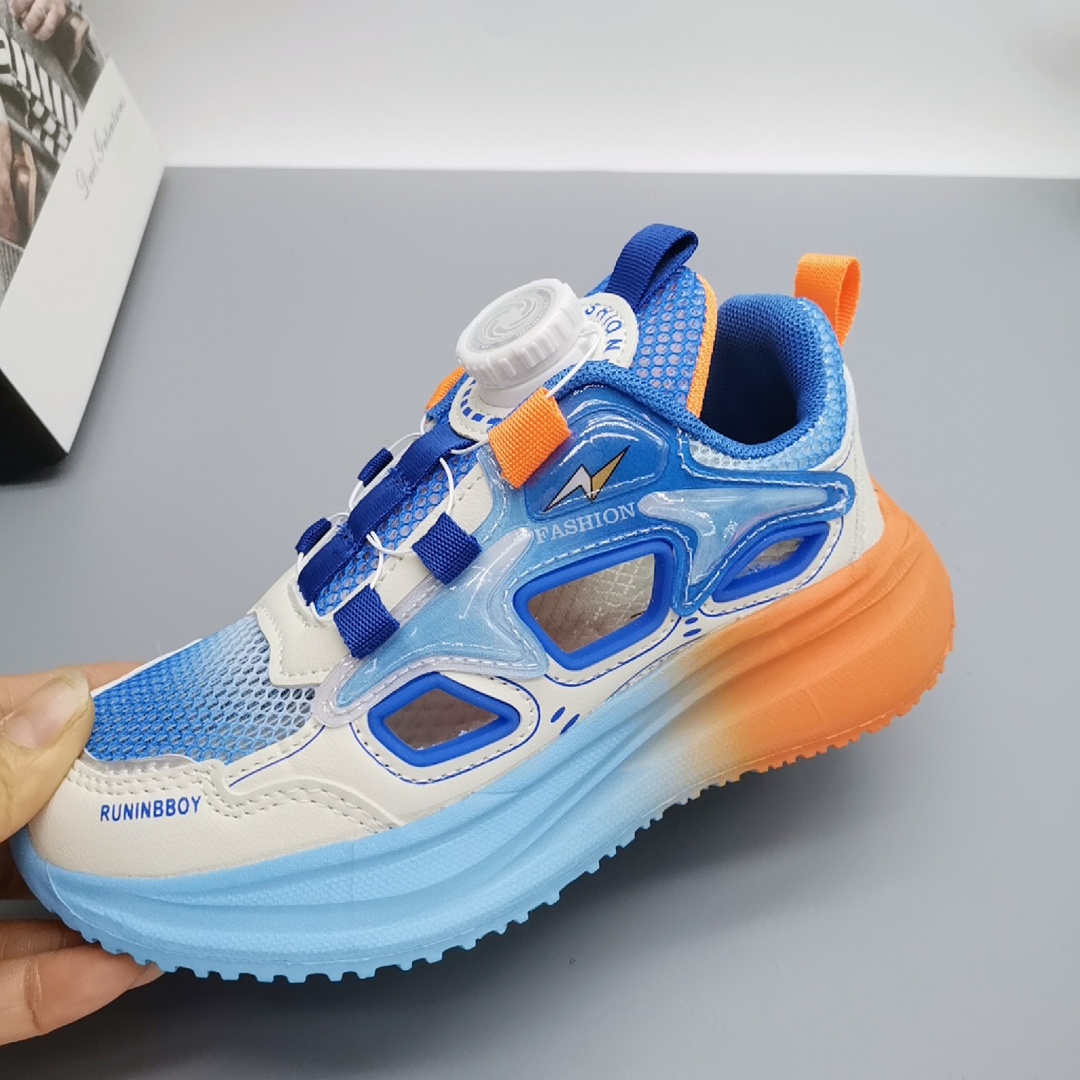 Zapatillas deportivas de verano huecas para niños, tallas 32-37, calzado deportivo para niños grandes, zapatillas de papá para estudiantes.