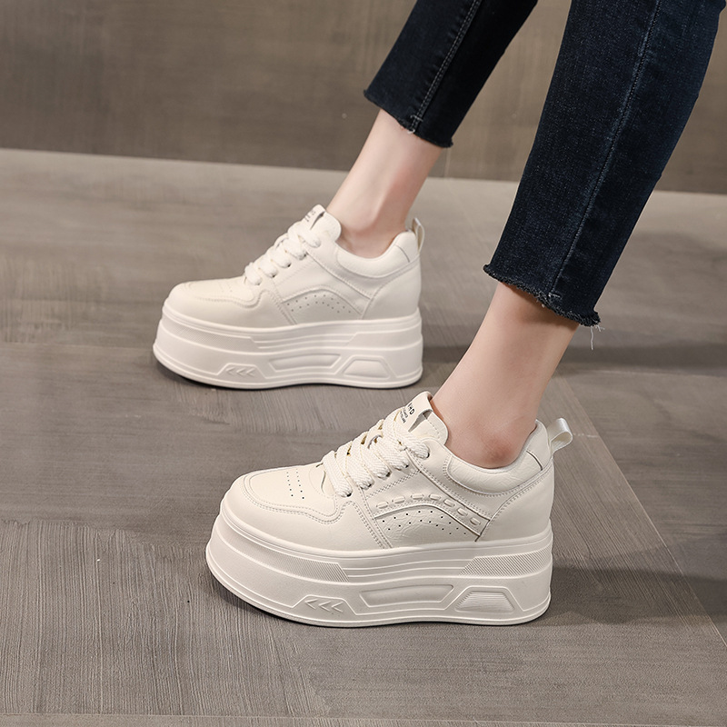 Giày sneaker nữ đế dày tăng chiều cao, phong cách thời trang đa năng — màu be