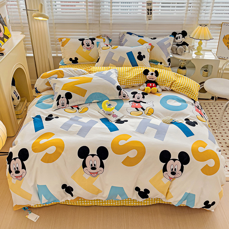 Disnie Cartoon Juego de cuatro piezas Dormitorio de estudiantes Juego de sábanas de tres piezas Dormitorio individual y doble Juego de cuatro piezas de algodón lavado