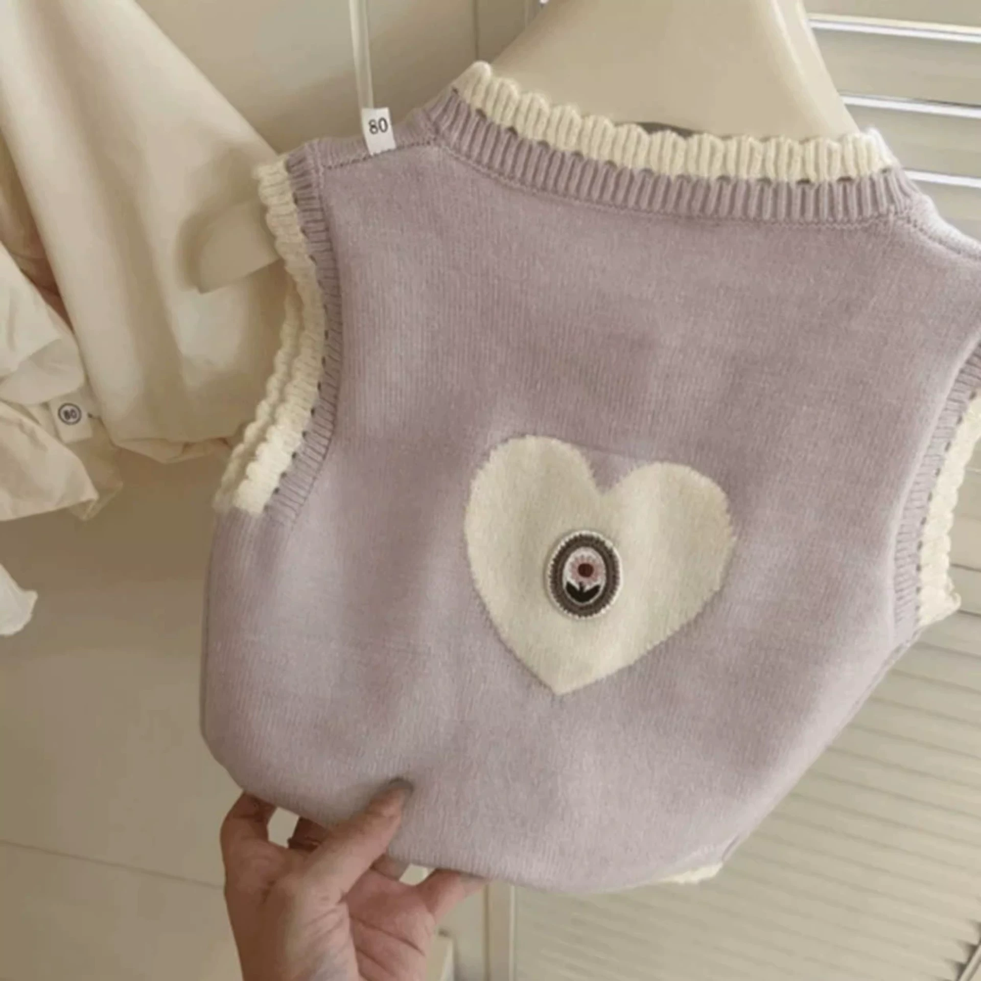 Autumn knitted cute vest, soft cardigan sleevless, sweater, western style, flowered