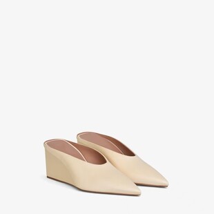 Spring and Autumn 2025 New Pointed Wedge Slimming V-Mouth Baotou Half Slippers All-match Western Style Outer Wearing Soft Bottom Rear