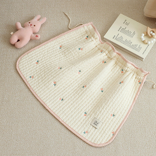 Korean Ins style thickened quilted cotton embroidered curtain bear light blocking heat insulation suction cup universal car sunshade