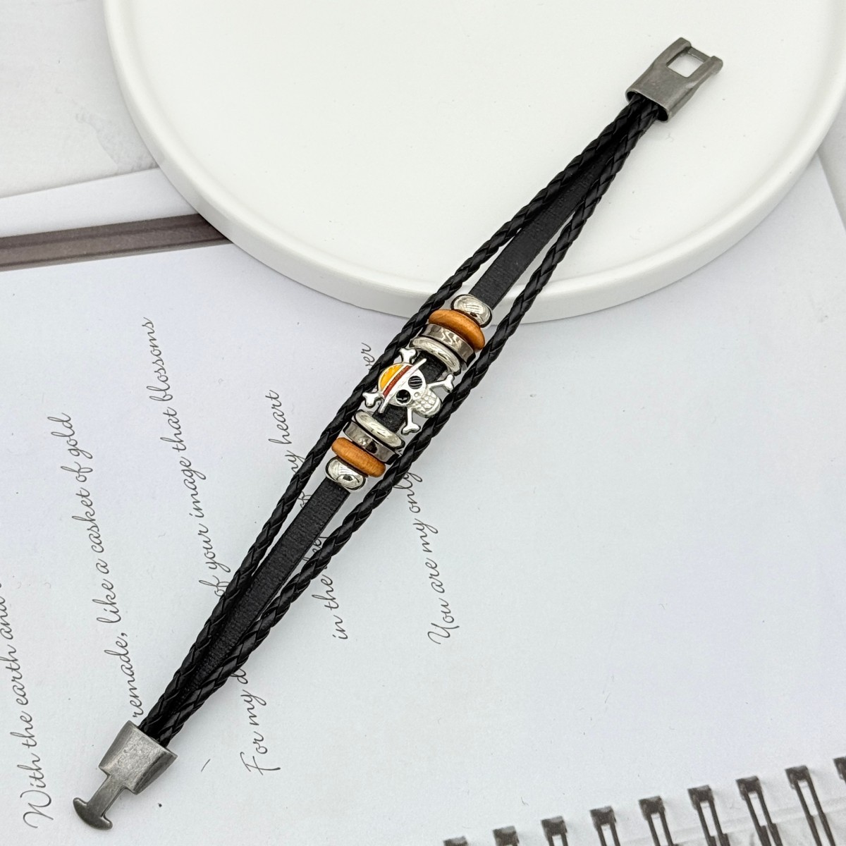 Pulsera de cuero de una pieza Luffy sombrero de paja GRUPO DE Europa y América retro pulsera de cuero al por mayor