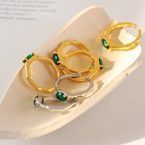 Korean Instagram-style brass material ring, embedded with emerald oval zirconia, unique personalized design, couple's matching rings