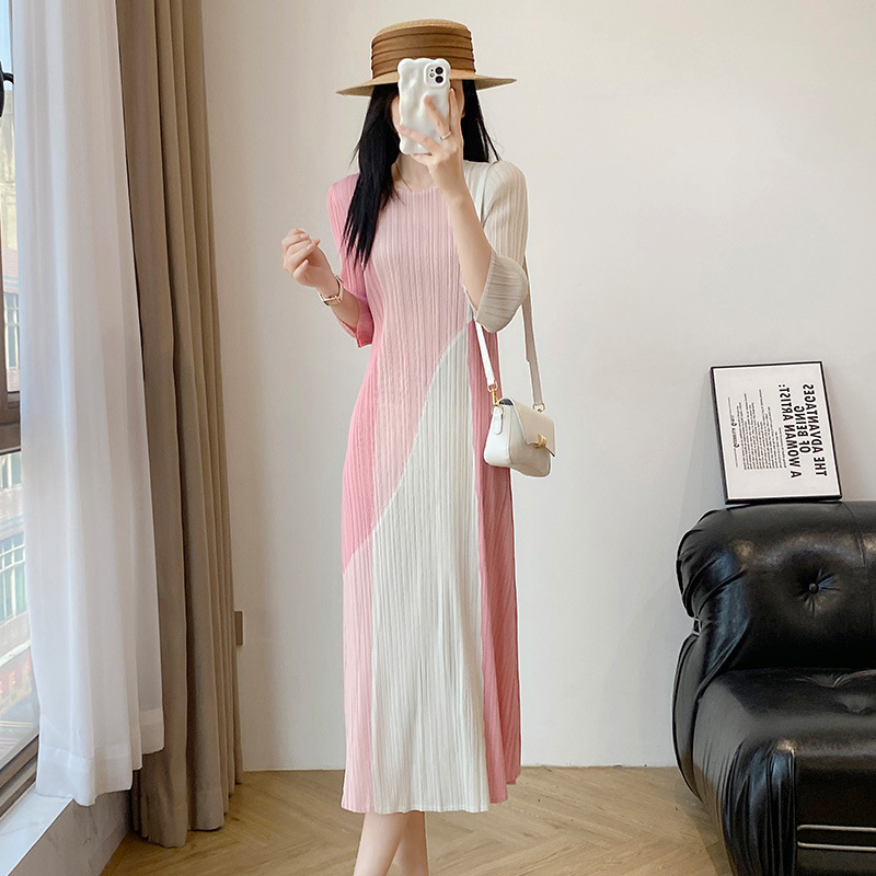 Miyake Style dress Women's Autumn 2024 New High-end Foreign Trade Trend Elegant Fashion Simple Long Dress Miyake Style dress Women's Autumn 2024 New High-end Foreign Trade Trend Elegant Fashion Simple Long Dress