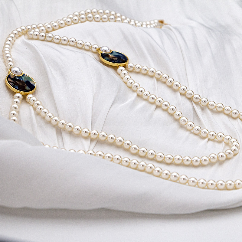 Long fashionable elegant sophisticated necklace pearl