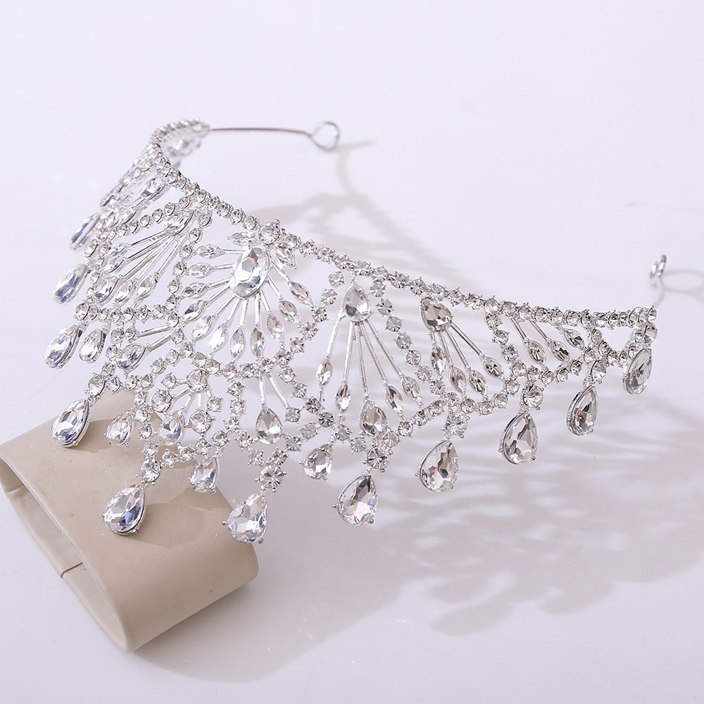 400g Weight Crown Hair Accessories Type Rhinestones Inlay Material 1 Piece Quantity Wedding, Birthday, Festival Occasion Alloy Material Crown, Knot Pattern All Seasons Season Women's Gender Plating Design Retro, Bridal, Shiny Style Gold Color Retro Bridal Shiny Women's Crown Knot Alloy Plating Rhinestones Crown 10