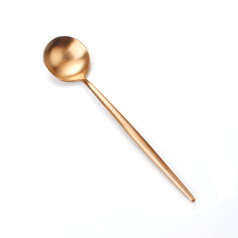 304 de acero inoxidable vajilla portuguesa cuchillo, tenedor y cuchara de cuatro piezas chapada en oro cuchara Nordic comida occidental traje de filete de oro negro