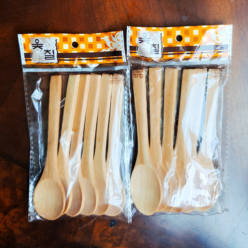 ハスの木のスプーンは日本式の小さいスプーンのデザートの蜂蜜の木のスプーンを卸売りします。|undefined