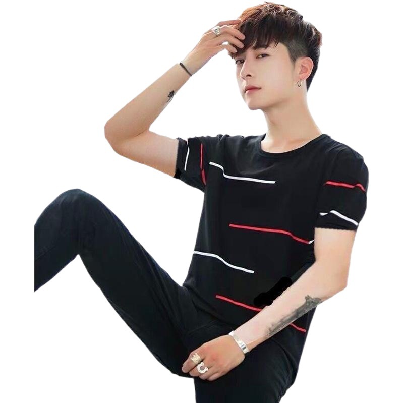 Verano nueva camiseta de manga corta cuello redondo de los hombres suelta estilo coreano juventud estudiante media manga camiseta camisa de fondo venta al por mayor