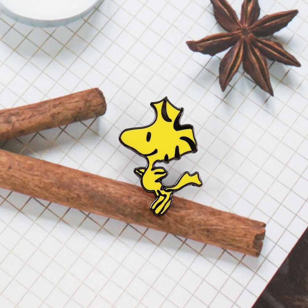 Peanuts Comic Peanuts Character Enamel Badge Cute Running Yellow Bird Brooch Snoopy Fan Art Adorable Accessory