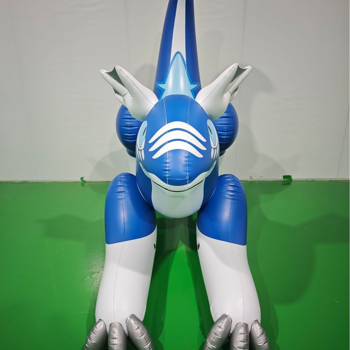 东莞工厂定 制PVC充气2.1米小海龙 大小尺寸可制