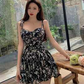 辣妹碎花吊带连衣裙女2025春夏新款法式绑带显瘦收腰甜辣性感短裙