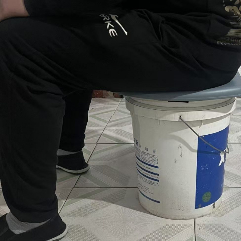 農村都市の簡易便器は四季を通じてトイレに座ることができます。|undefined