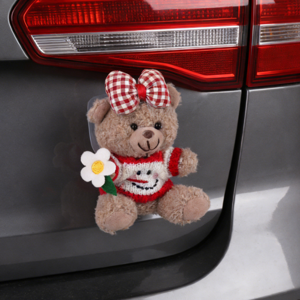 Colgante de coche Colgante trasero Dibujos animados lindo oso trasero trasero muñeca adorno pegatina baúl fuera del coche muñeca