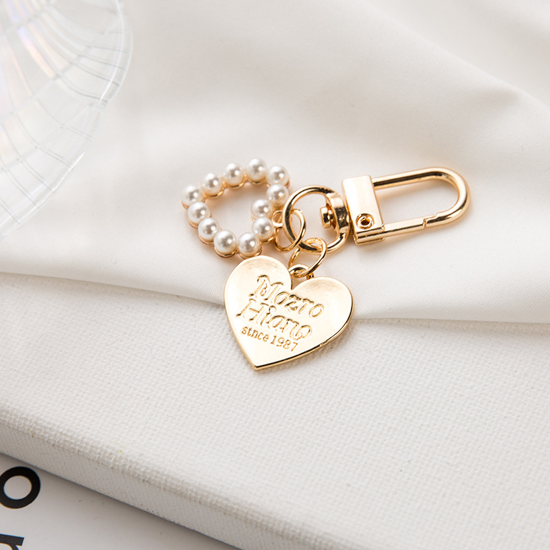 1 Piece Quantity Daily Occasion Cute Letter Heart Shape Shell Imitation Pearl Metal Women's Bag Pendant Keychain 1 Piece