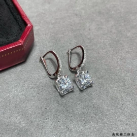 项链;戒指;手链