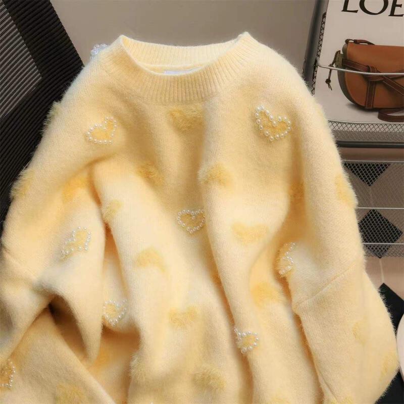 Sweet Heart Beaded Outer Knitwear for Women 2025 Autumn and Winter New Loose Round Neck Design Knitwear for Women Sweet Heart Beaded Outer Knitwear for Women 2025 Autumn and Winter New Loose Round Neck Design Knitwear for Women