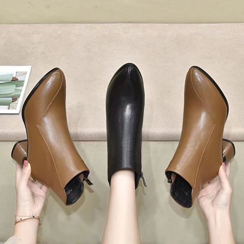 Women's Soft Leather Short Boots with Fleece Warmth Soft Leather Fleece Martin Boots Autumn Winter Snow Boots for Mothers