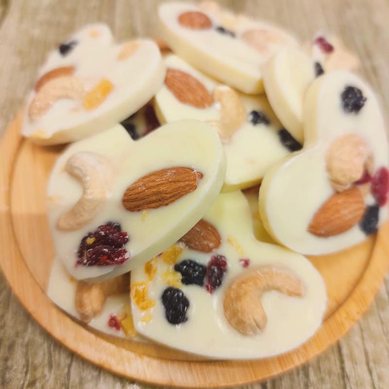 Xinjiang nut-fried yogurt slices 500g individually wrapped heart-shaped almond raisin cheese chocolate nut slices