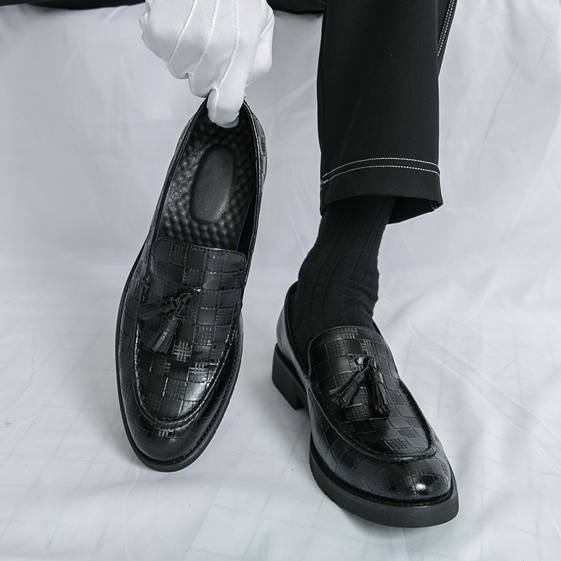 Zapatos de cuero pequeños con flecos transfronterizos para hombres Zapatos Lefu 2025 primavera y otoño nuevos zapatos de cuero de talla grande de estilo británico para hombres