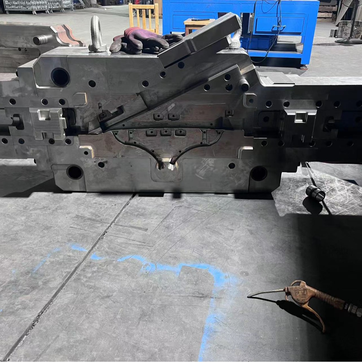 厂家直供优惠订制铝压铸模具 来图来样设计开模生产