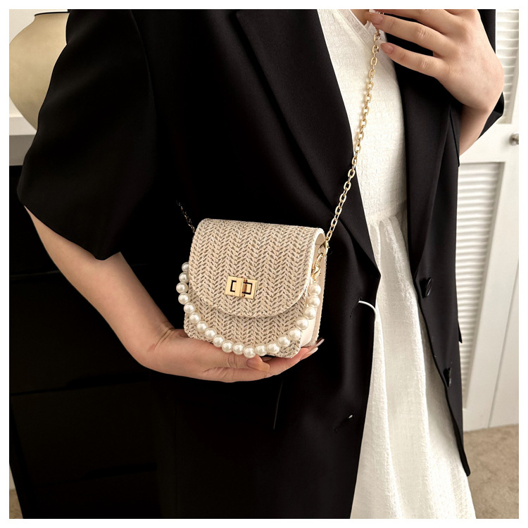 Women's Mini Straw Solid Color Elegant Pearls Lock Clasp Straw Bag display picture 9