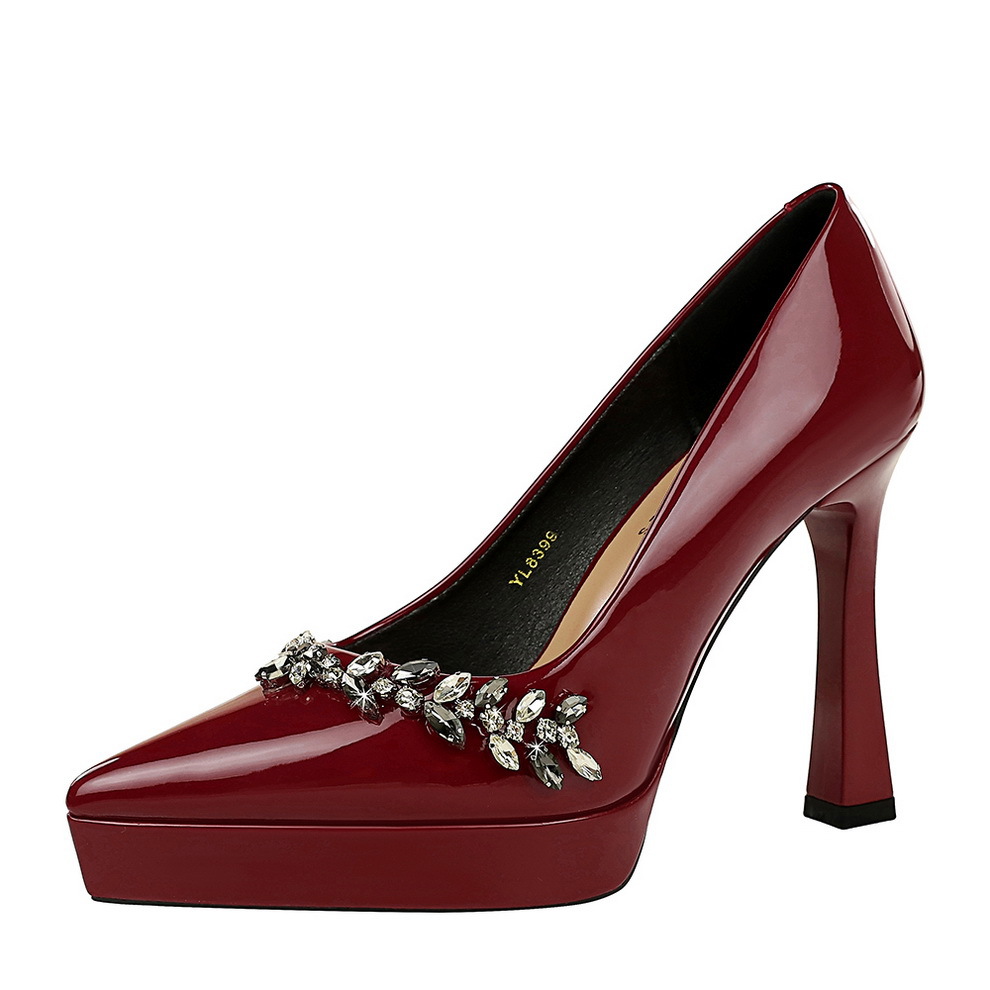 8399-H68 European And American Style Party Fashion Rhinestone Pointed Toe Chunky Heels Patent Leather Waterproof_vogvips.com