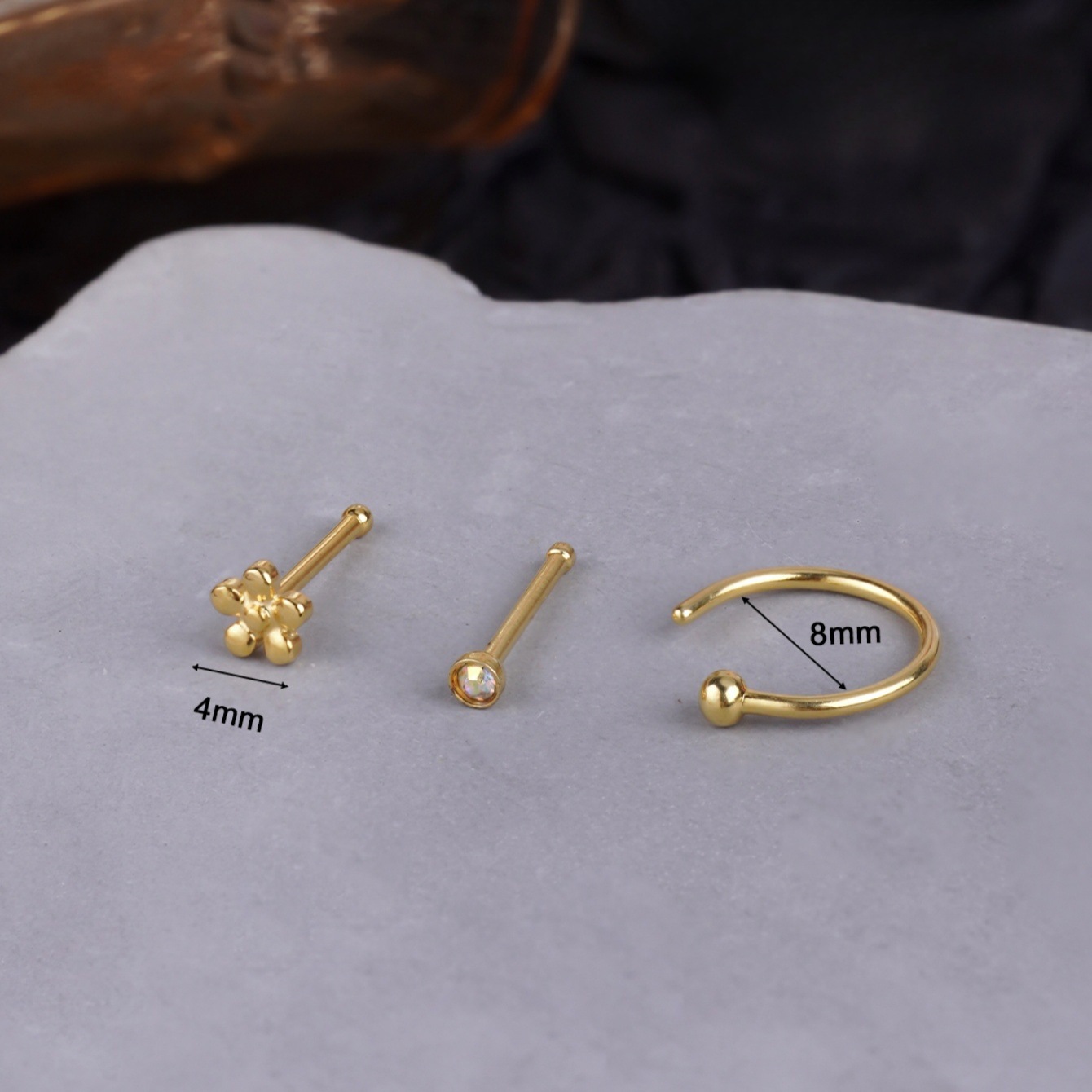 Piercing de nas cu urs și inimă în stil de lux discret_voghion.com