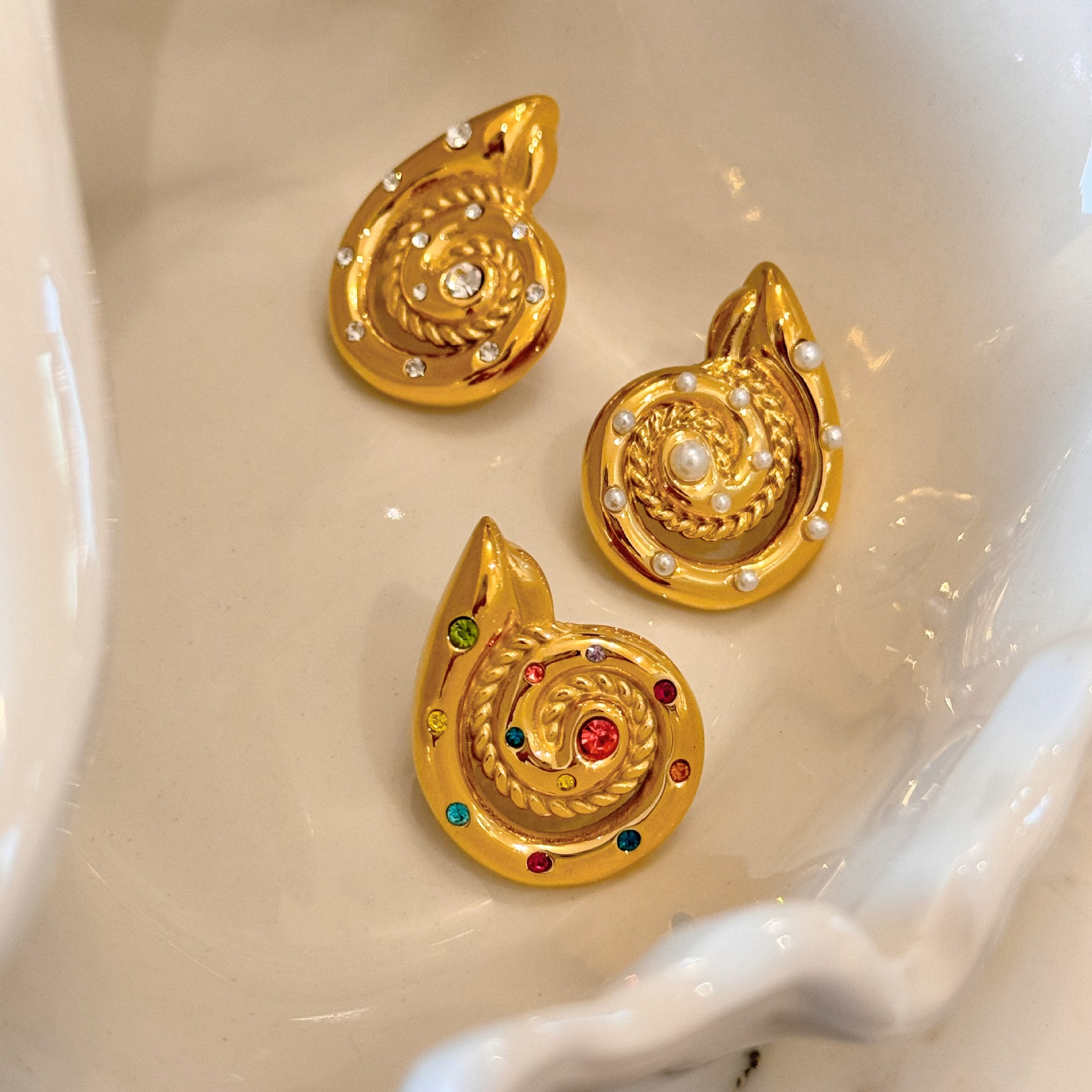 18K Gold Plated Plating Material Ear Studs Classification 1 Pair Retro Flower Plating Titanium Steel 18K Gold Plated Ear Studs